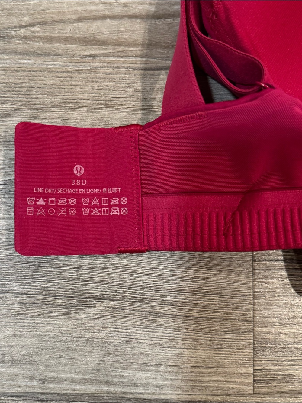 lululemon Energy High Support Crisscross 38D Sports Bra - Magenta/Pink - Picture 4 of 4